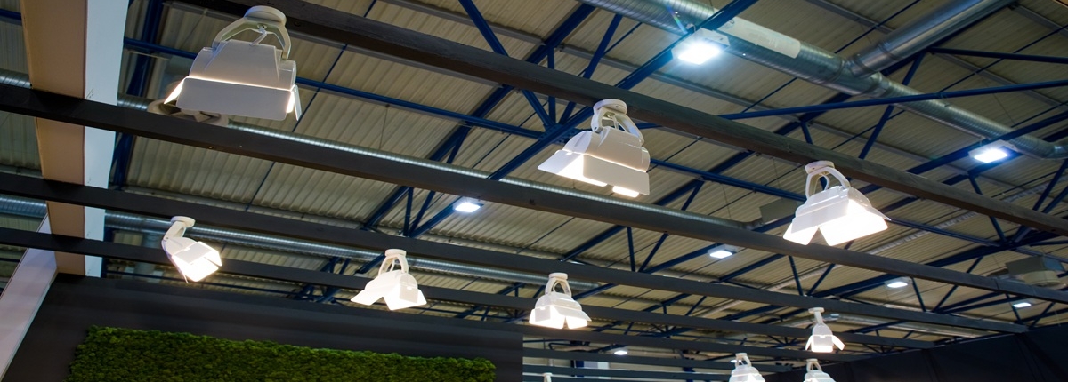 Industrial,White,Halogen,Lights,In,Production